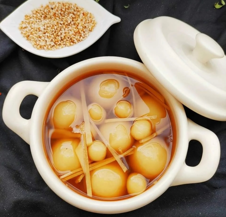 Vietnamese desserts Che troi nuoc
