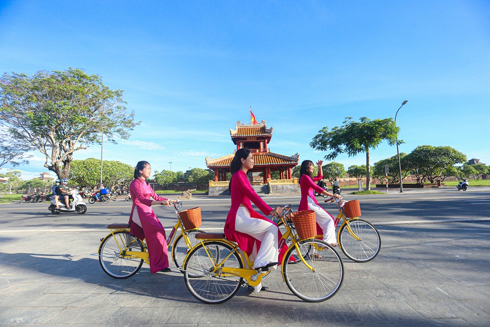 Explore Vietnam by bike