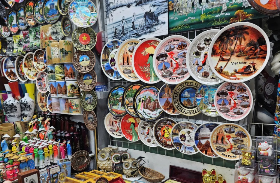 Explore vibrant souvenirs at Xom Moi Market