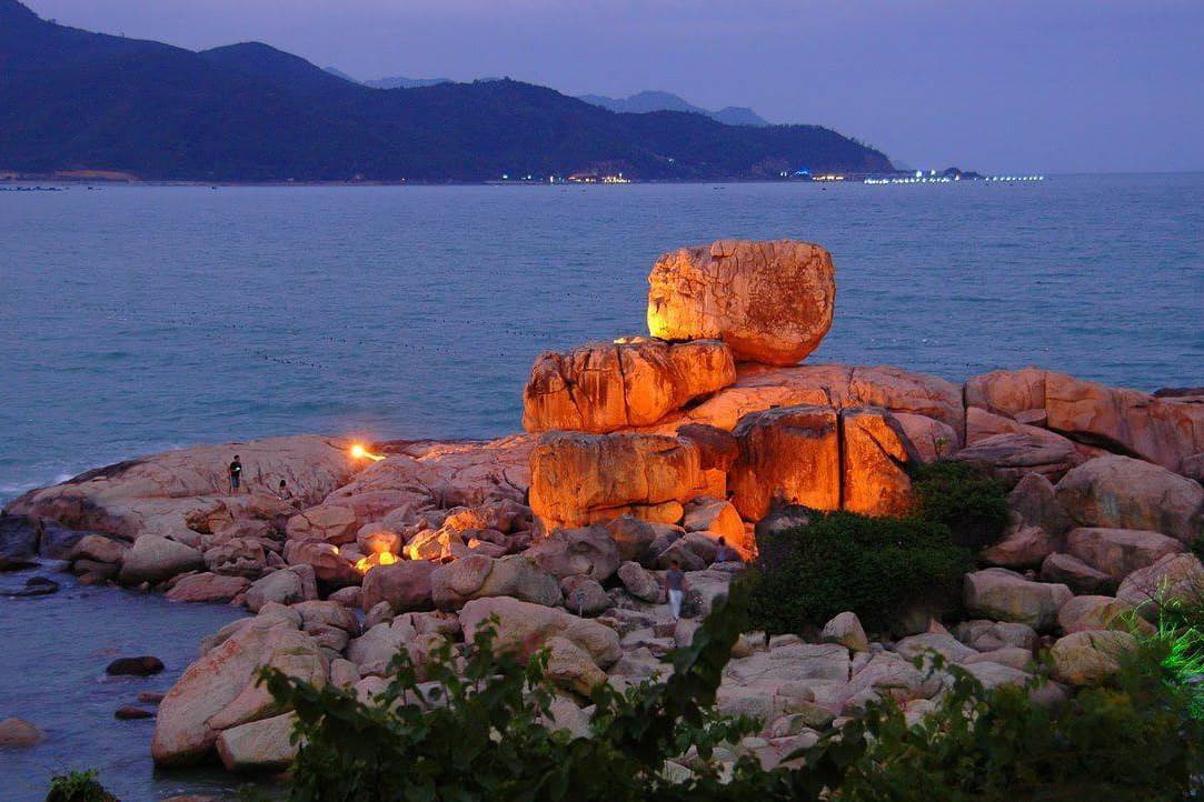 Hon Chong Promontory - a natural wonder in Nha Trang