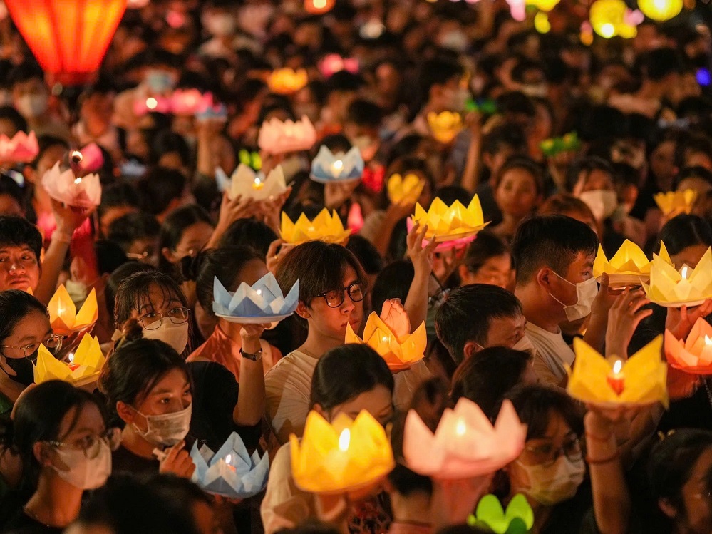 No photos at night during Ghost Month