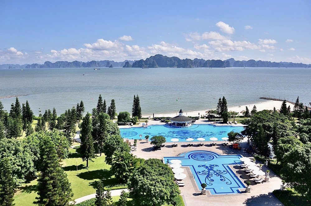 Cam Pha Reu Island is a hidden gem