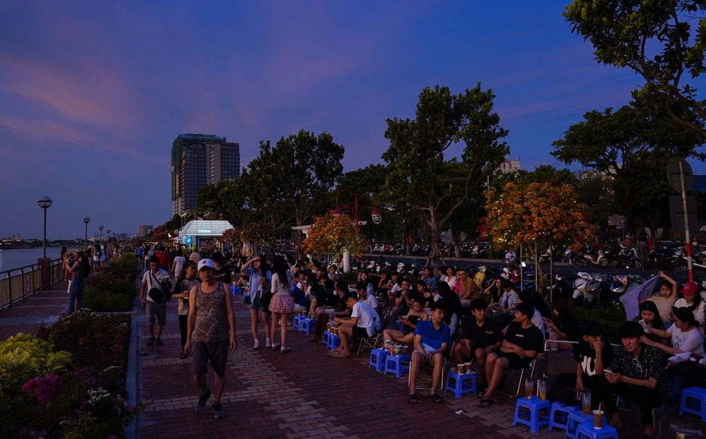 Sunrise at Da Nang Walking Street