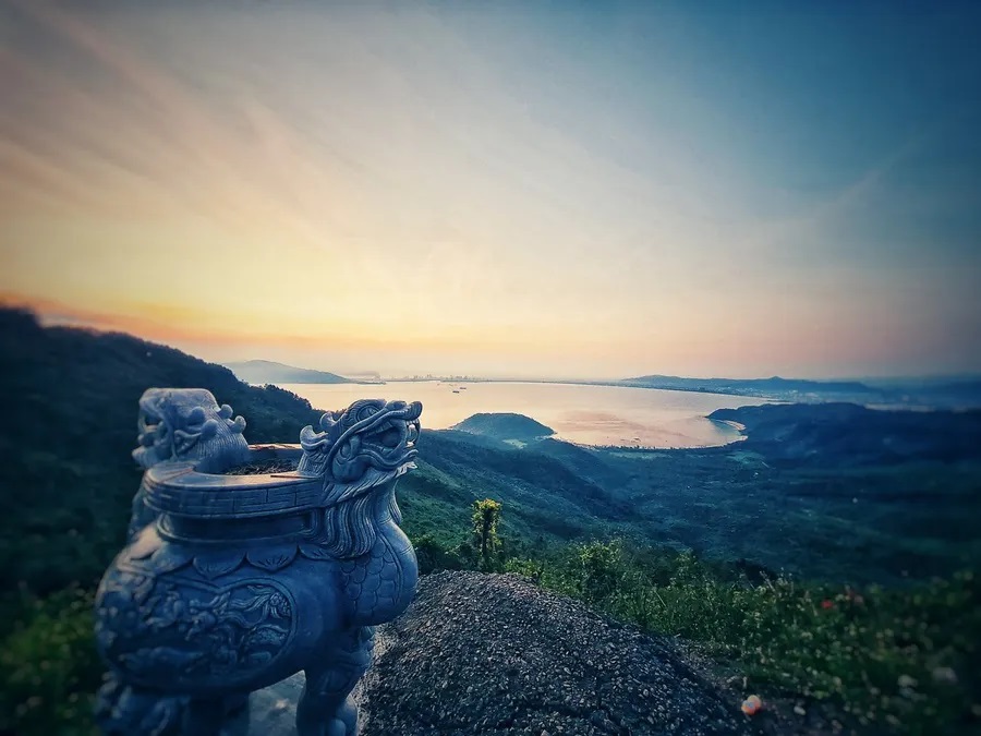 Sunrise on Hai Van Pass