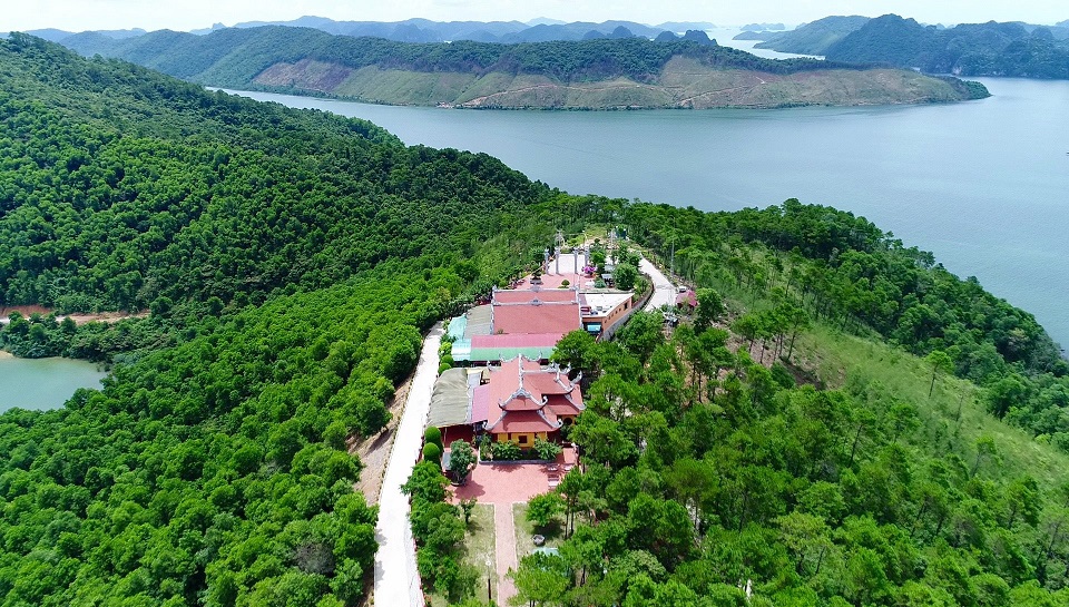 Cam Pha The Vang Island in Cam Pha