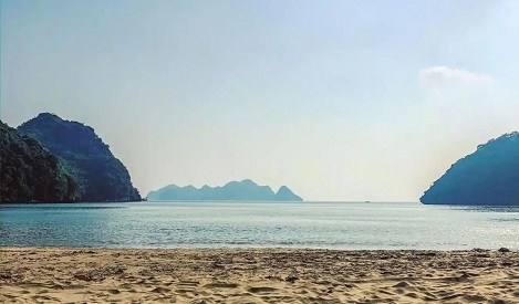 Tung Thu Beach, Cat Ba: A calm corner of island bliss