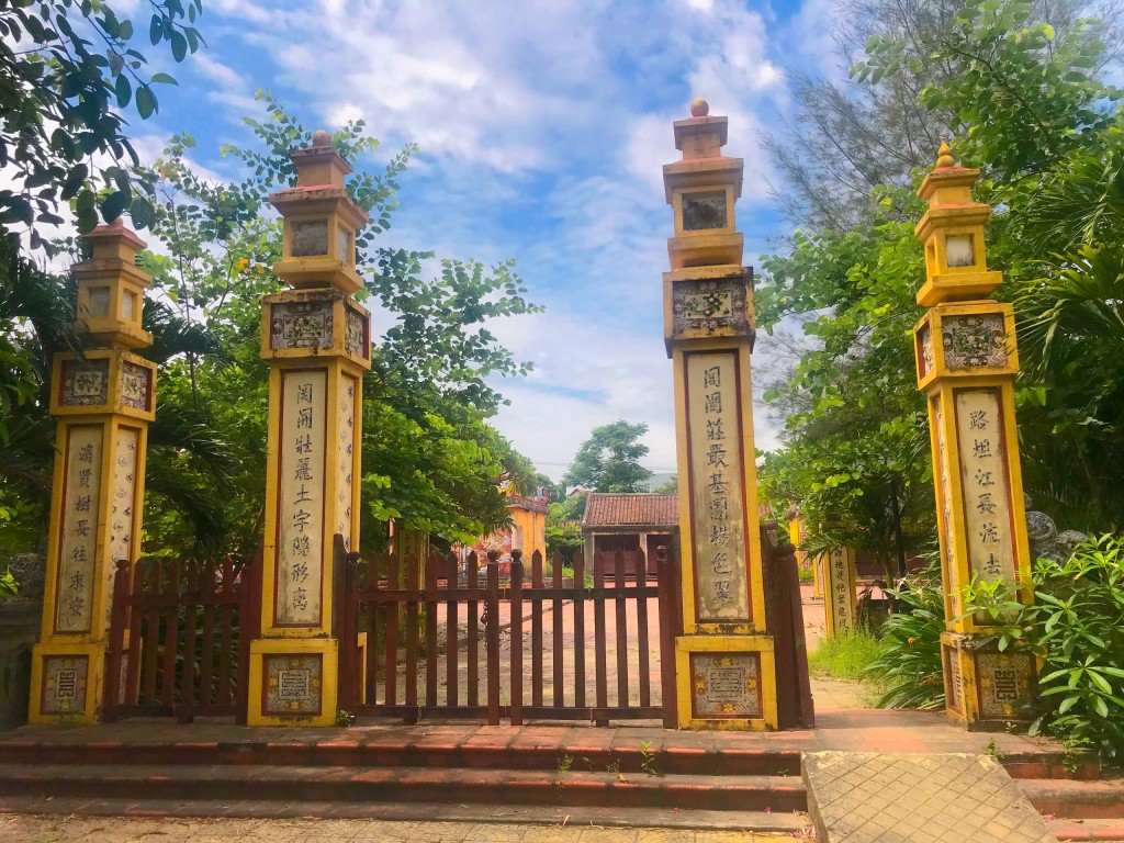 Tuy Loan Communal House