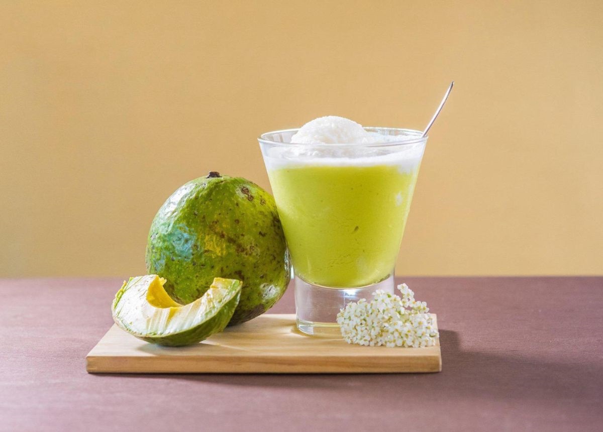 Vietnamese desserts avocado ice cream