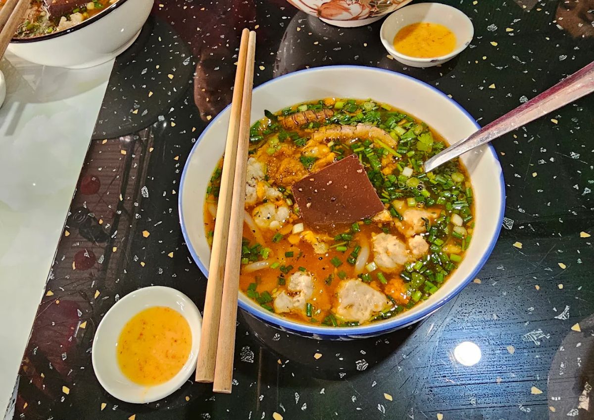 Bánh canh Tôm Tích Cây Bàng Cần Giờ