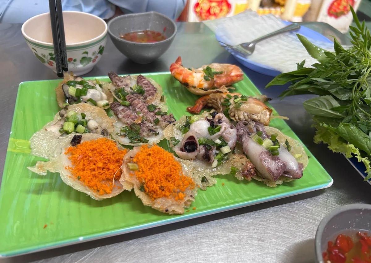 Bánh khọt Cô Liễu Cần Giờ