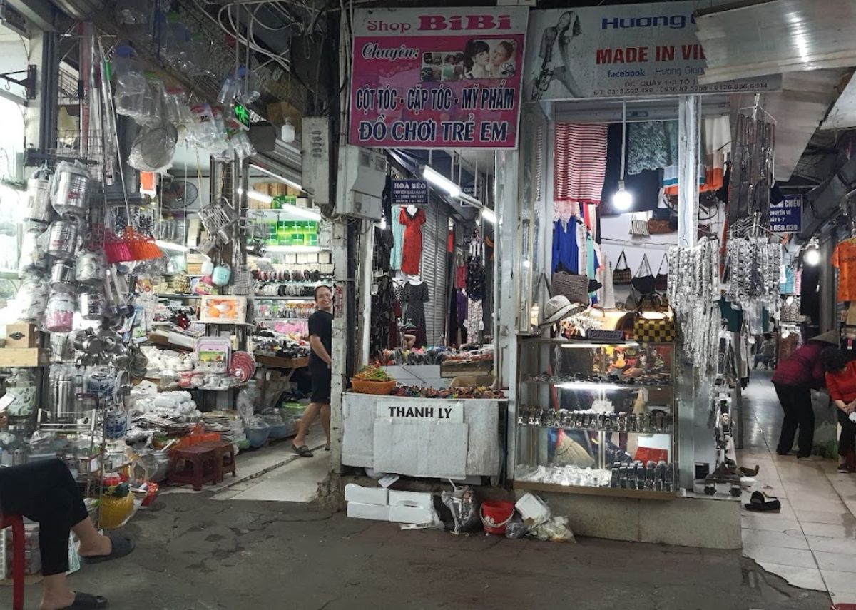 Chợ ga Hải Phòng Các gian hàng ở chợ Ga