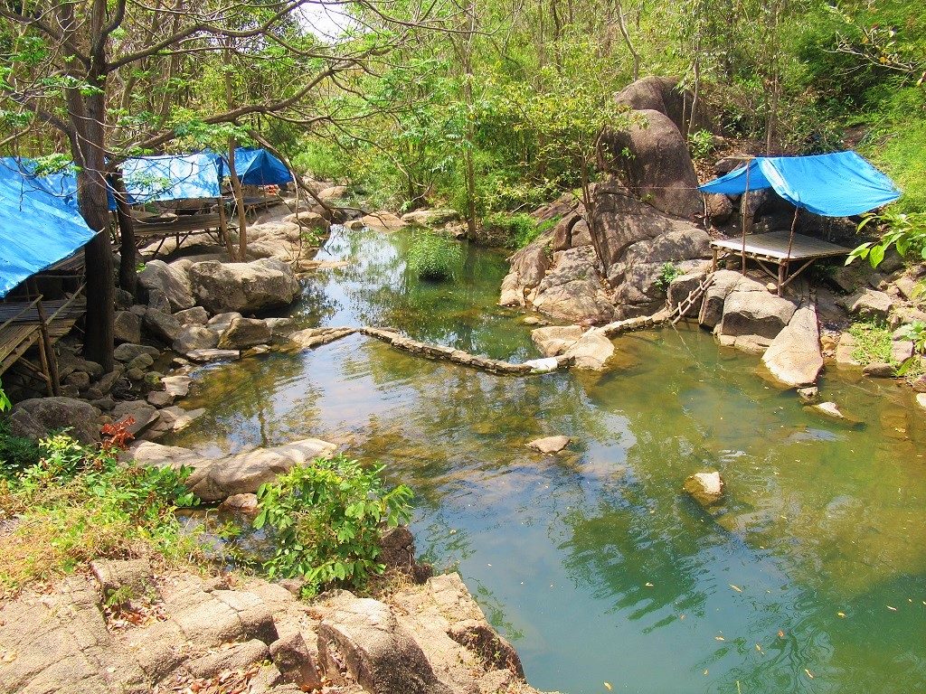 chi phí tham quan suối Đá Vũng Tàu