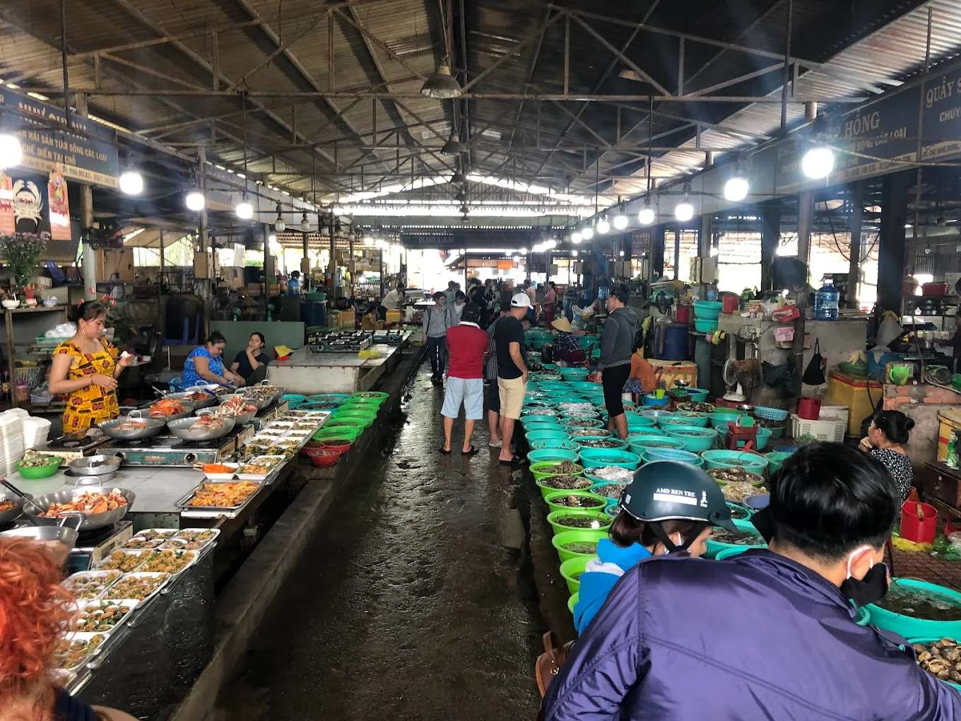 Chợ hải sản Hàng Dương