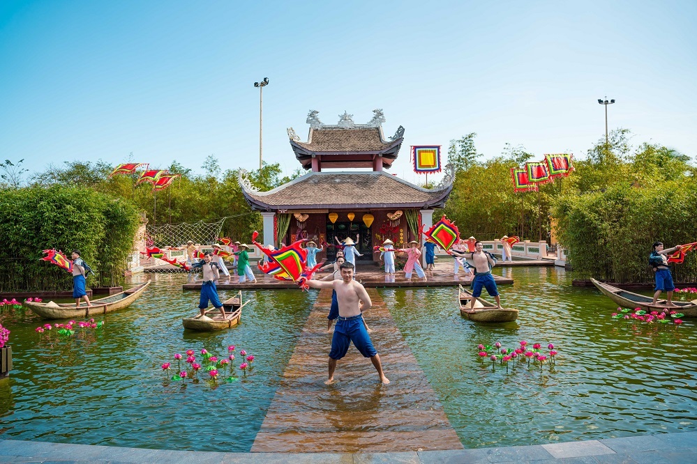 entertainment at VinWonders Nam Hoi An