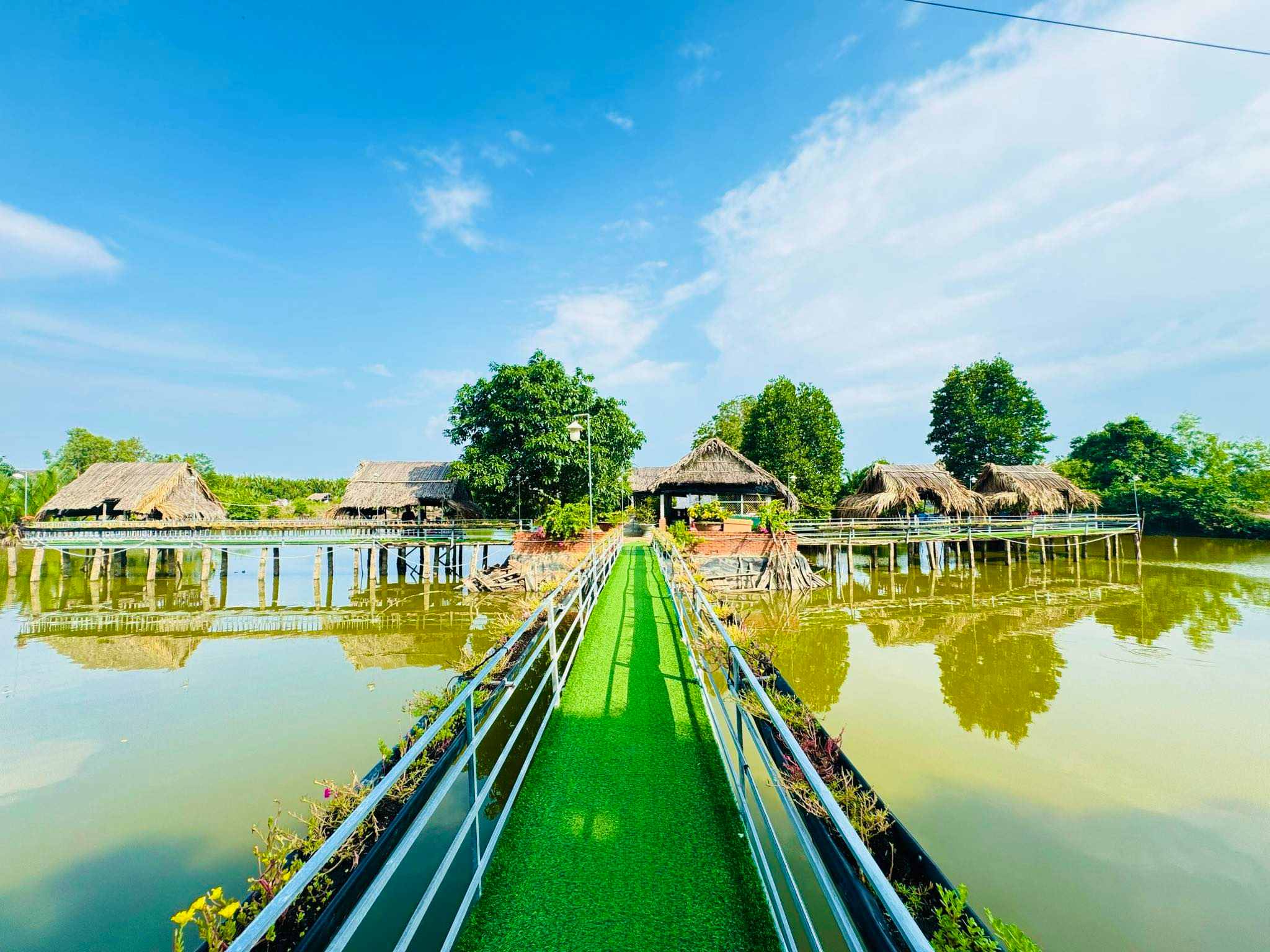 Hoài Linh quán Cần Giờ