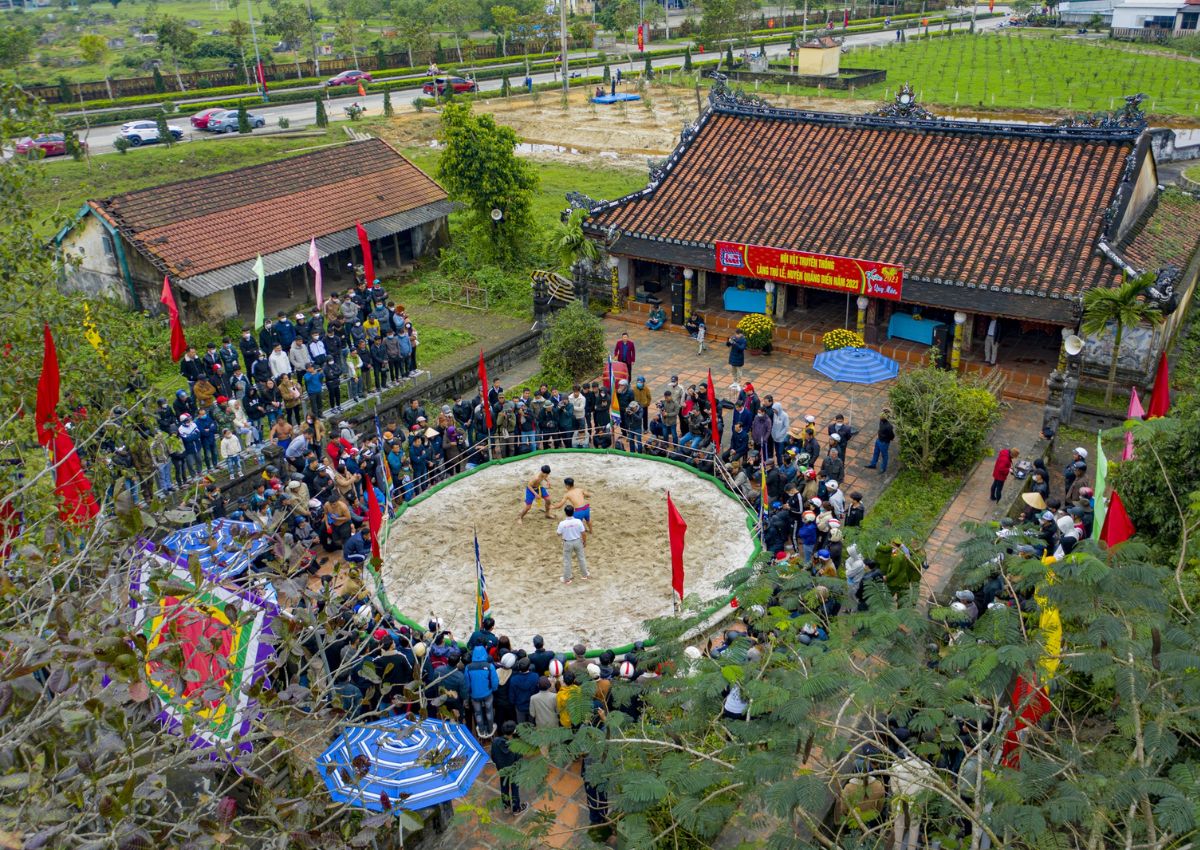 Hội vật Làng Sình ở Huế