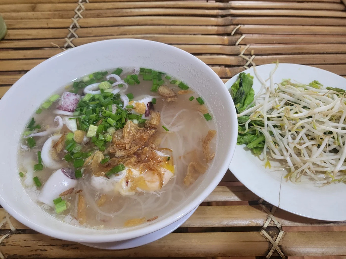 Hủ tiếu mực ở Vũng Tàu