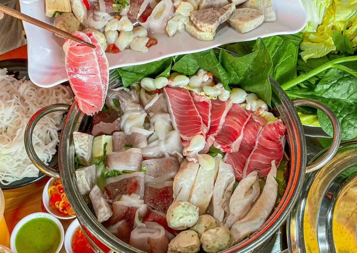 Lẩu mực nấu chao Thuận Phúc