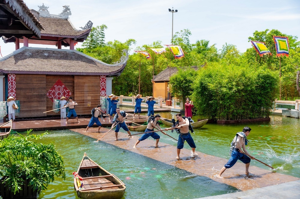lively shows at VinWonders Nam Hoi An