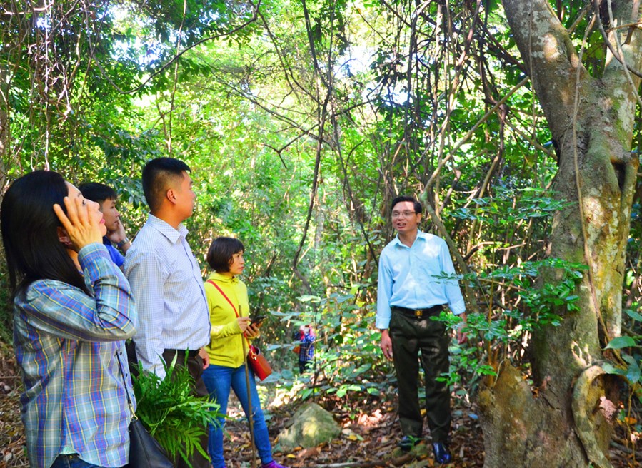 Ba Mun Island meet Ba Mun islanders