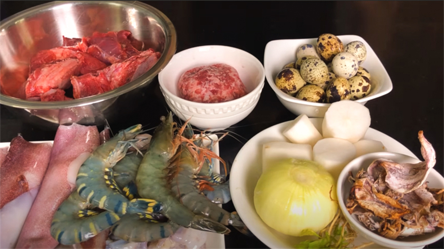 Nguyên liệu nấu hủ tiếu mực