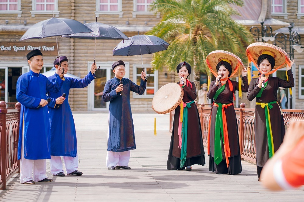 banh mi Hoi An performances await you at VinWonders Nam Hoi An