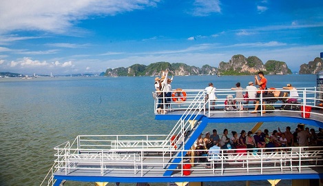 Phà Tuần Châu Cát Bà: Lịch chạy, giá vé mới nhất & lưu ý