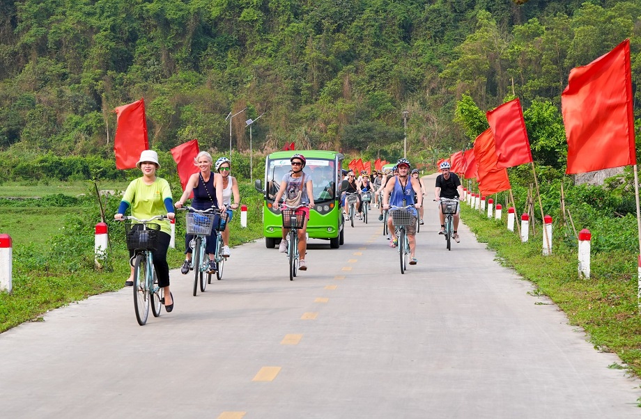 Phương tiện tham quan làng Việt Hải