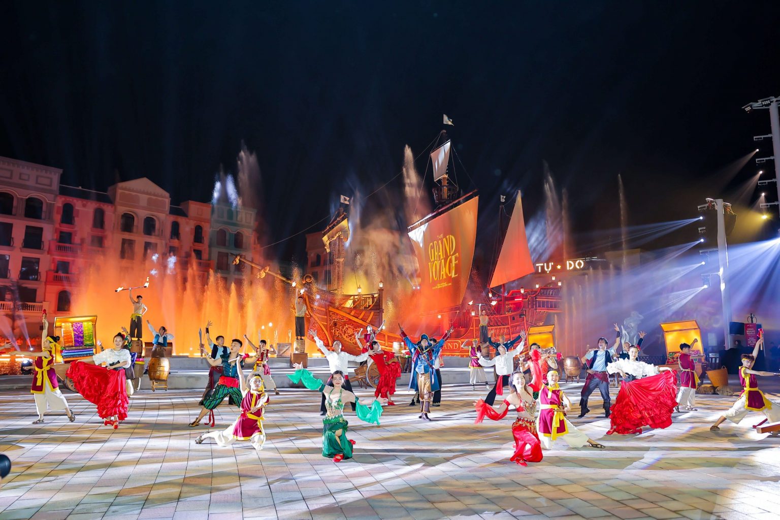 Show diễn tại Grand World