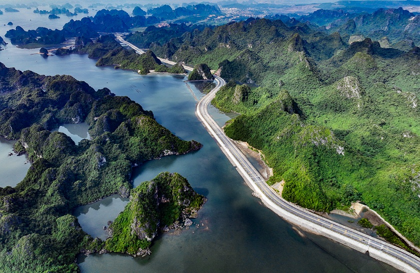 Cam Pha travel from Ha Long to Cam Pha