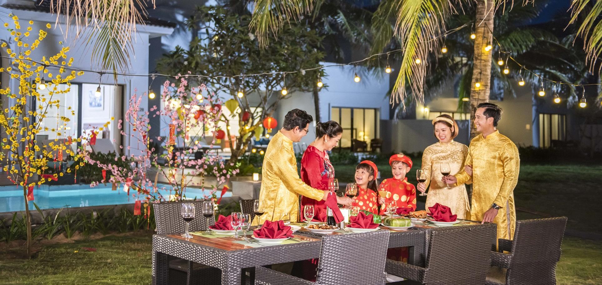 Vietnamese table manners