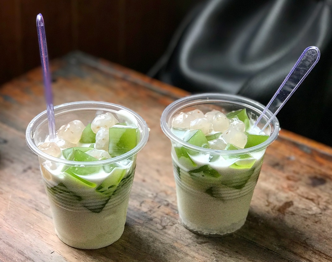 yogurt with pandan jelly