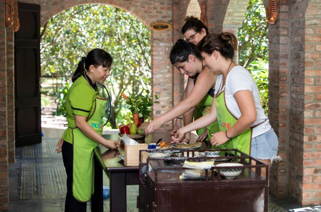 Cooking class at Hue Ecolodge