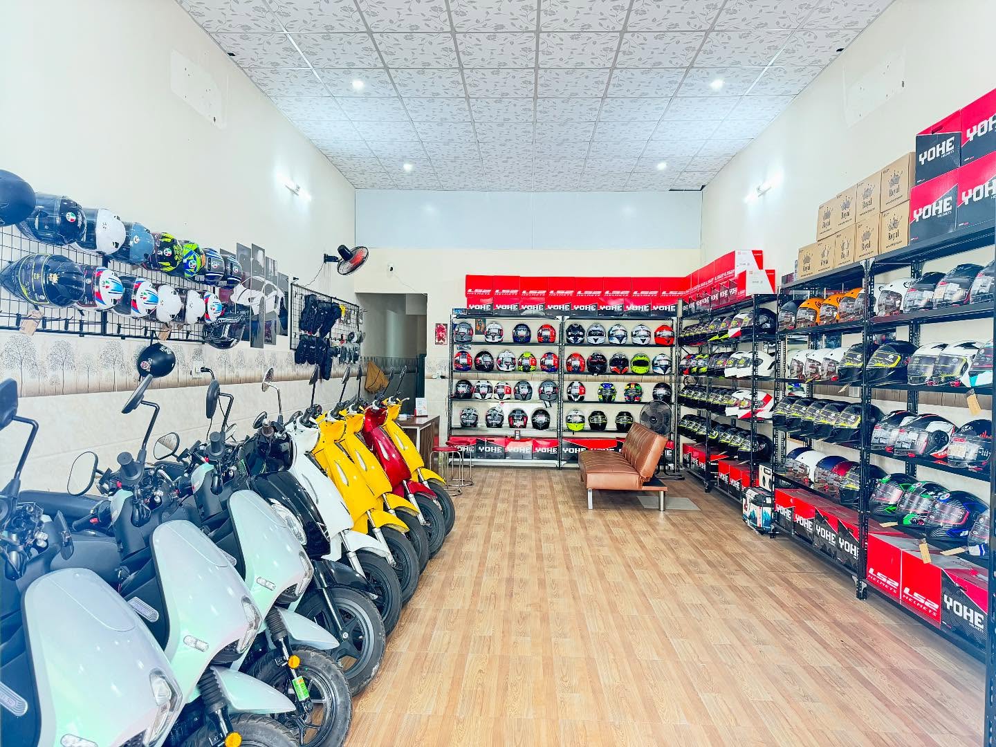 Da Nang motorcycle rental often includes helmets and raincoats