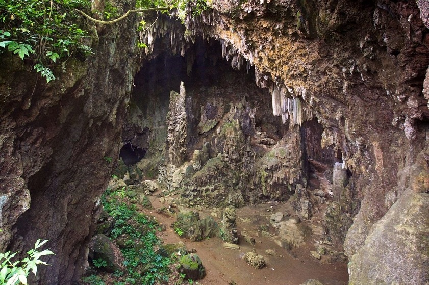 Mai Chau Explore majestic caves in Mai Chau
