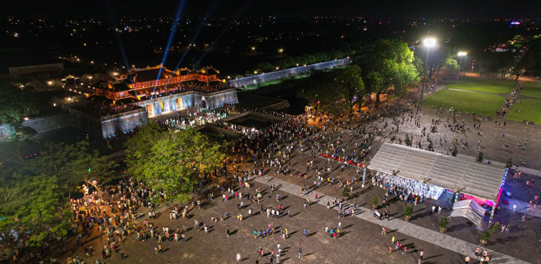 Hue night market The night street zone around the Citadel