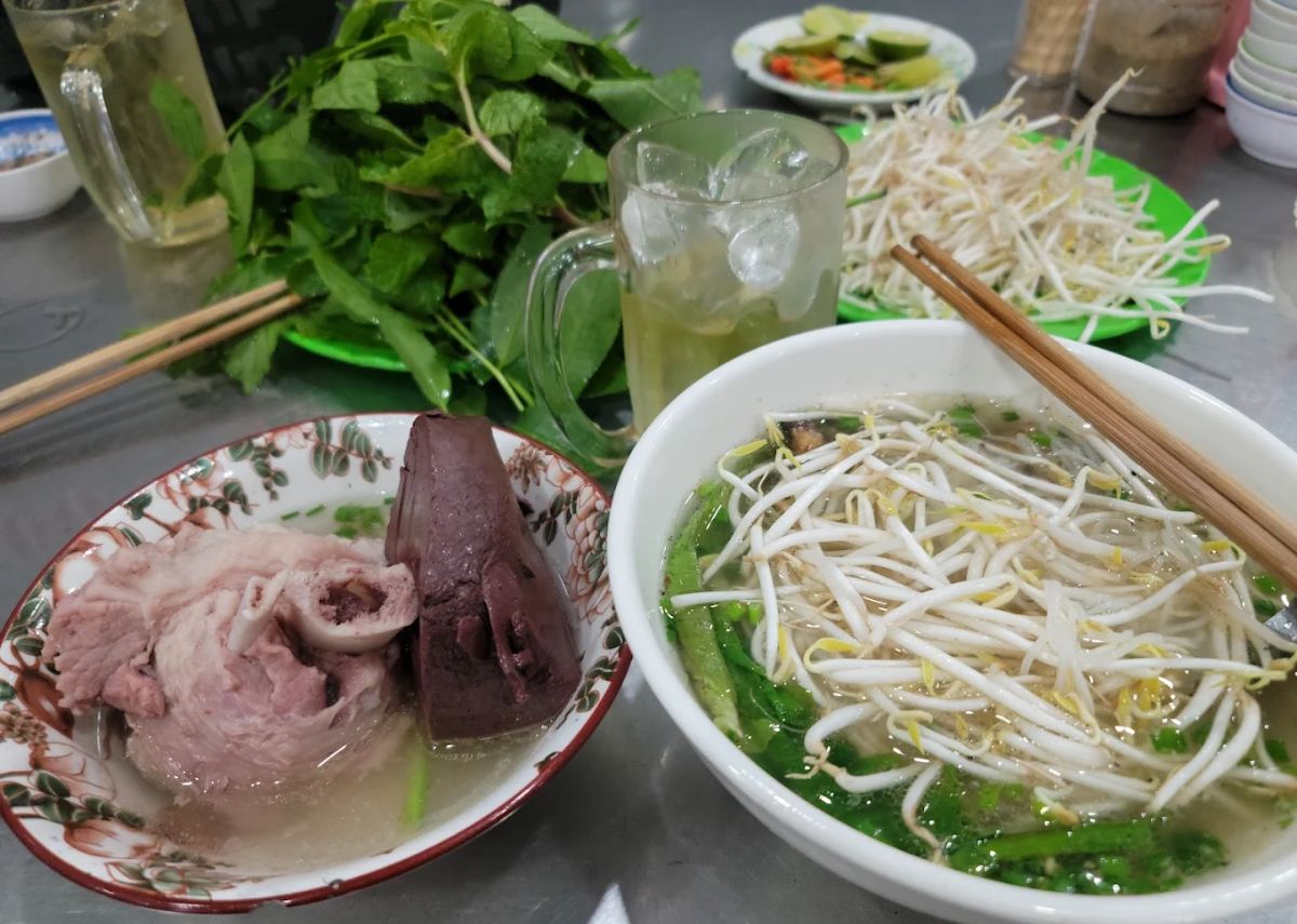 Bánh canh 2 Tô ở Tây Ninh