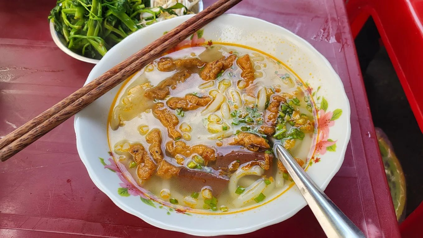 Bánh canh Vũng Tàu Ông Bà Già