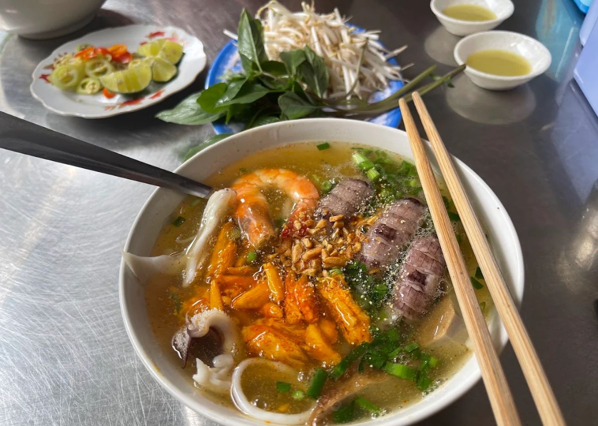 Bánh canh tôm tít Bà Ba Vũng Tàu