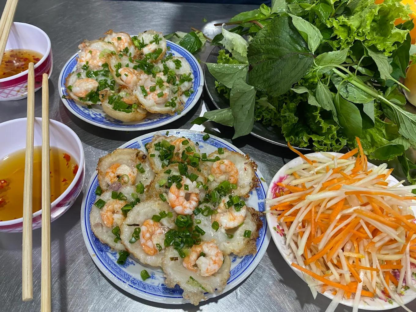 Ăn ngon Vũng Tàu bánh khọt Bà Hai