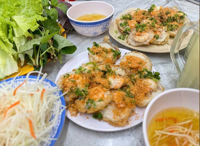 Bánh khọt quán Cây Xoài