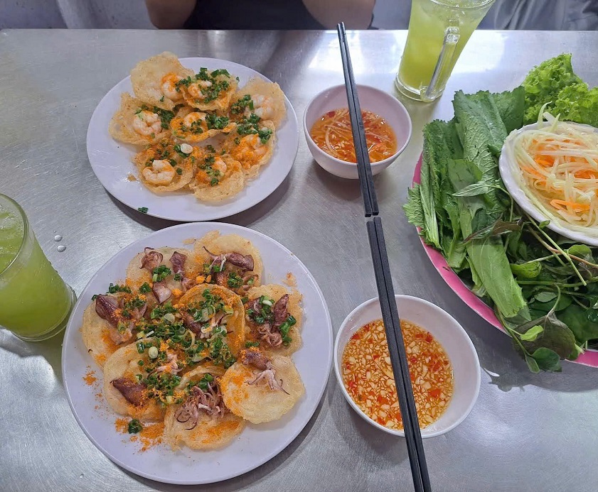 Bánh khọt tôm mực Vũng Tàu