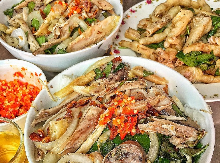 Breakfast in Da Lat Banh uot long ga Da Lat