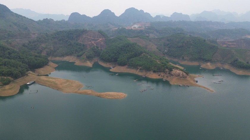 best time to visit Hoa Binh Lake