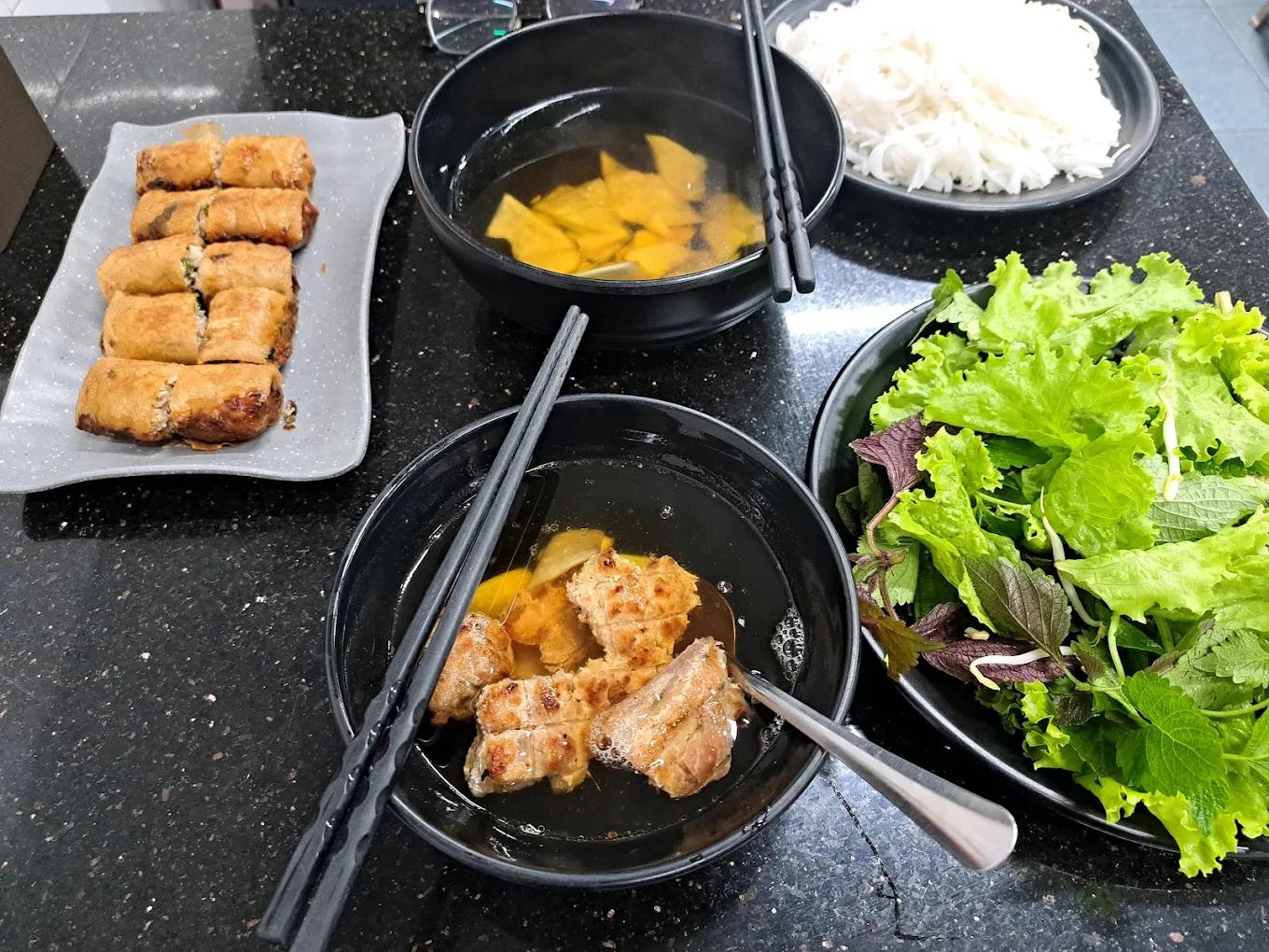 Quán ăn ngon Vũng Tàu bún chả Hồ Tây