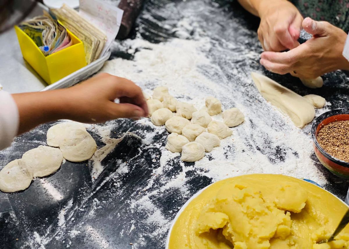 Công đoạn làm bánh tiêu