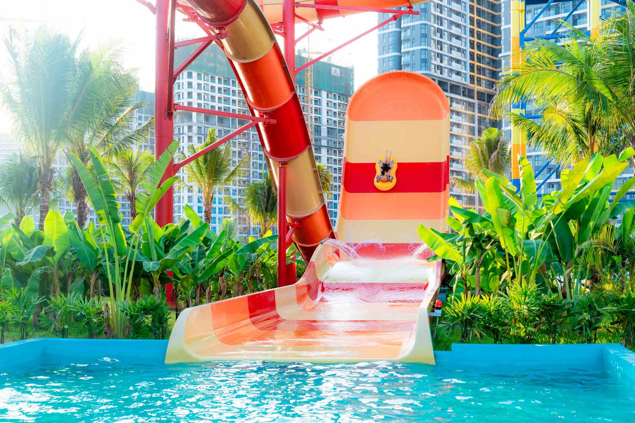 Chùa Hộ Pháp Công viên nước Grand Park