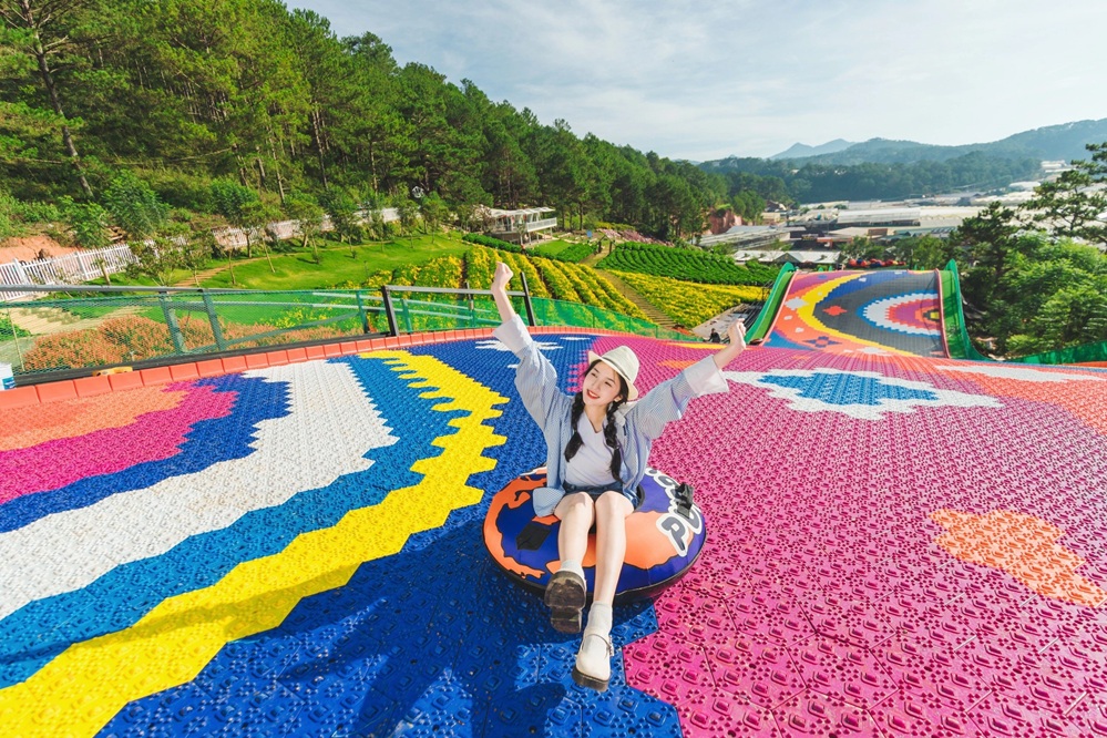 corner in Puppy Farm Da Lat