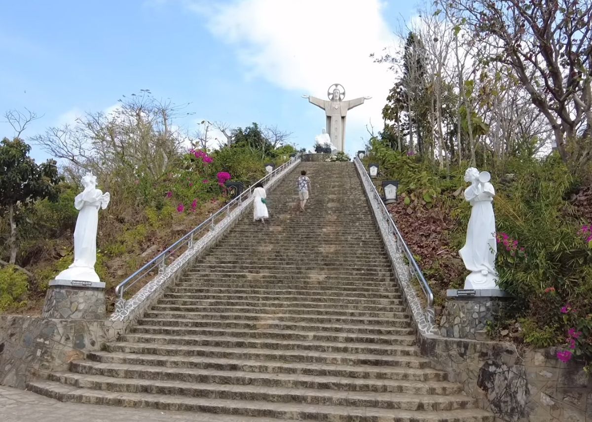 Đường lên tượng Kito Vũng Tàu