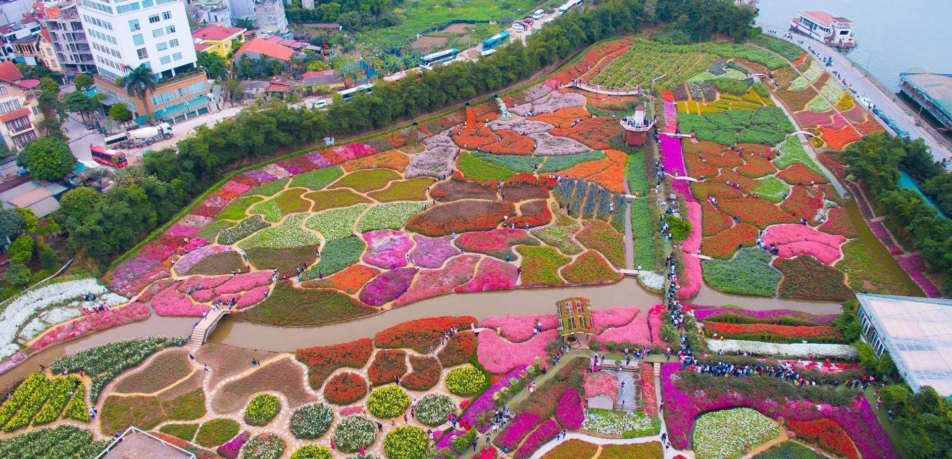Flower gardens in Hanoi